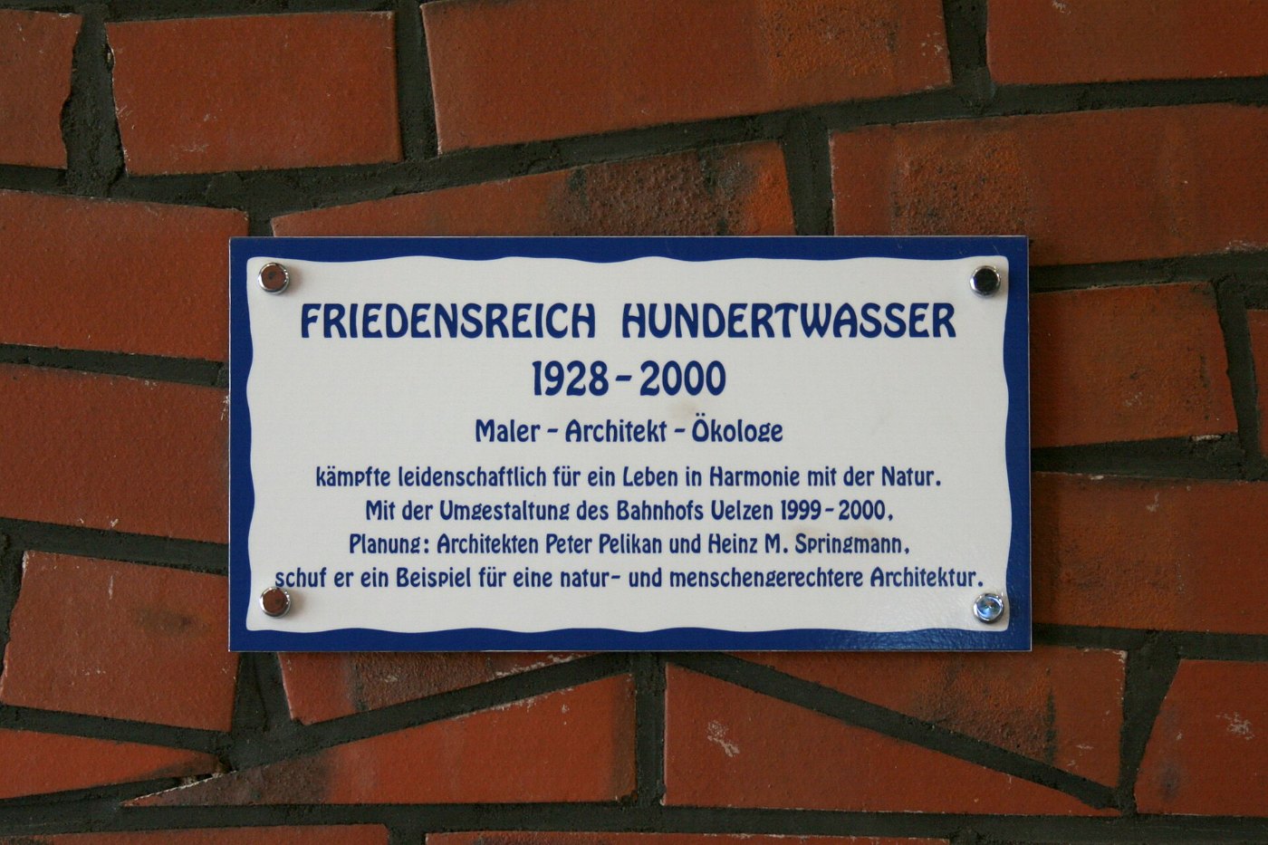 Uelzen Hundertwasserbahnhof 09 ies