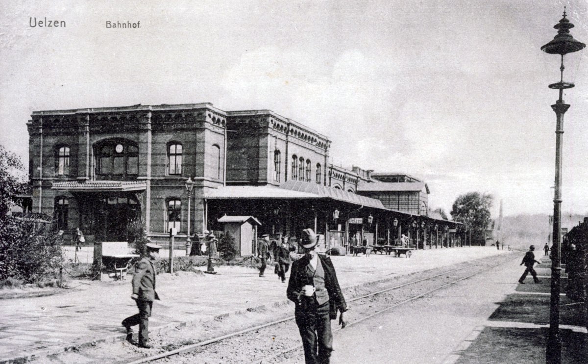 Historische Ansichtskarte des Bahnhofs Uelzen um 1900