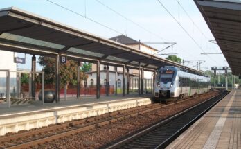 Bahnhof Werdau mit S Bahn S5 (7)