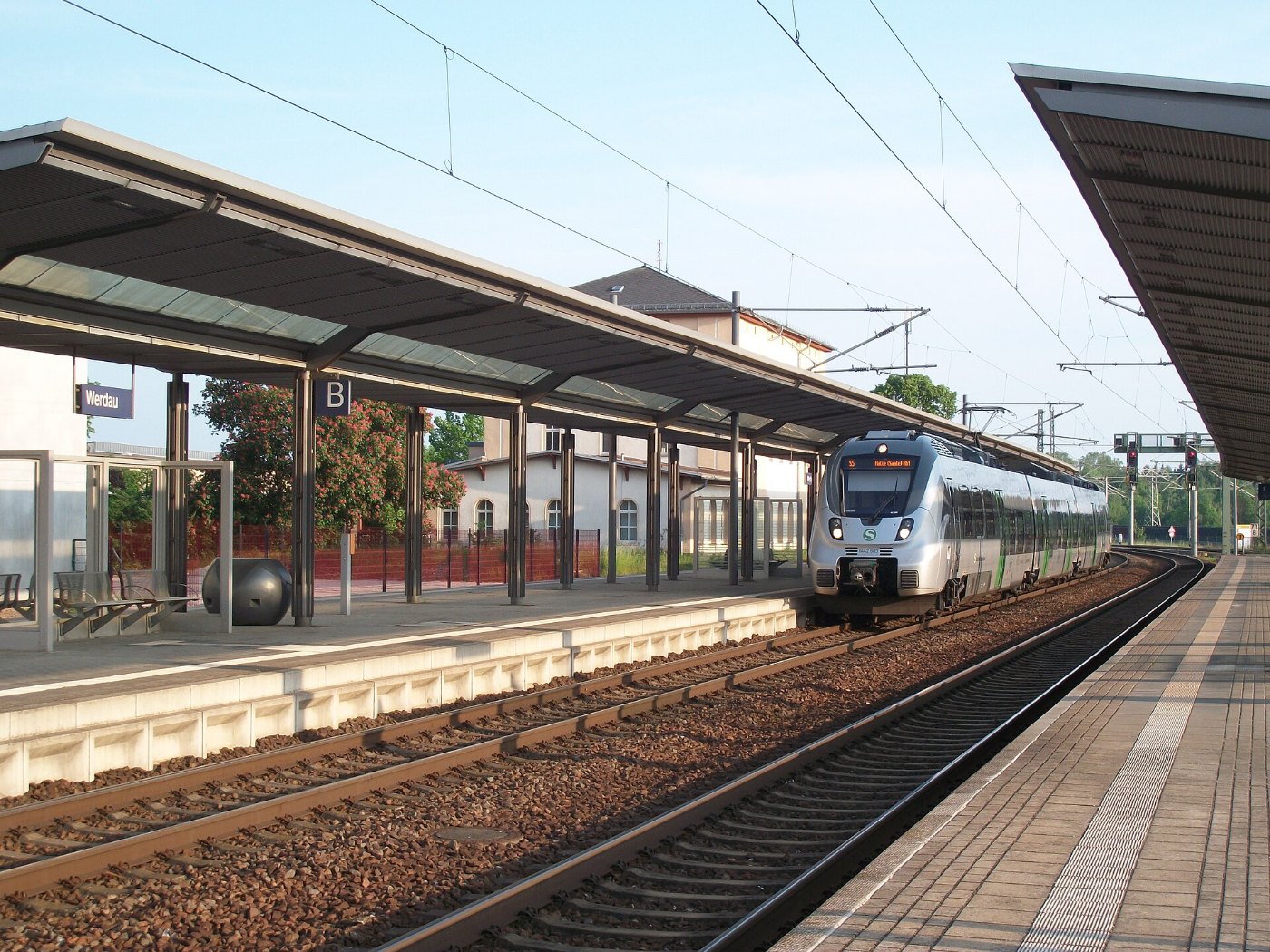 Bahnhof Werdau mit S Bahn S5 (7)