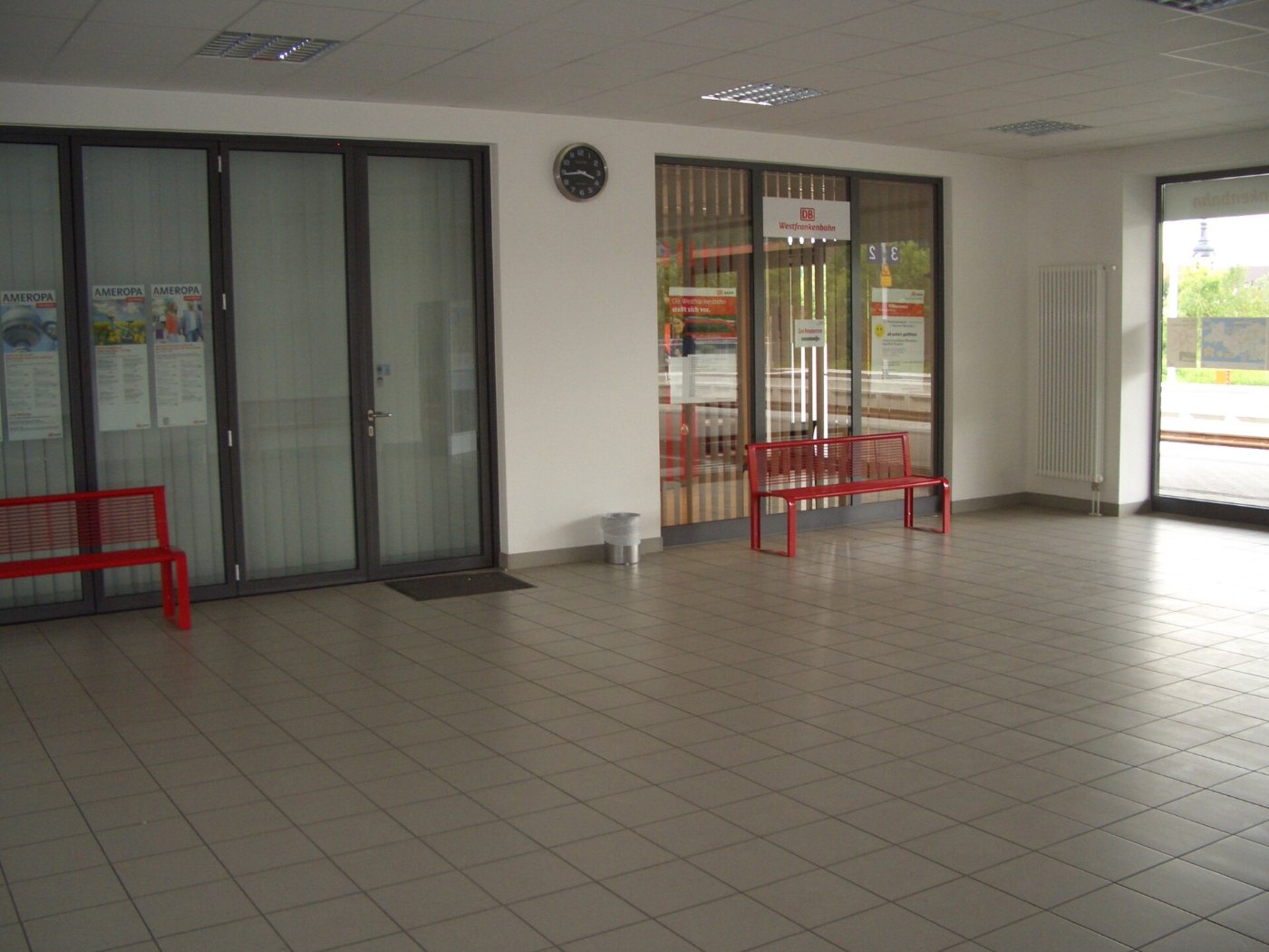 Twt5 Warteraum Bahnhof Wertheim