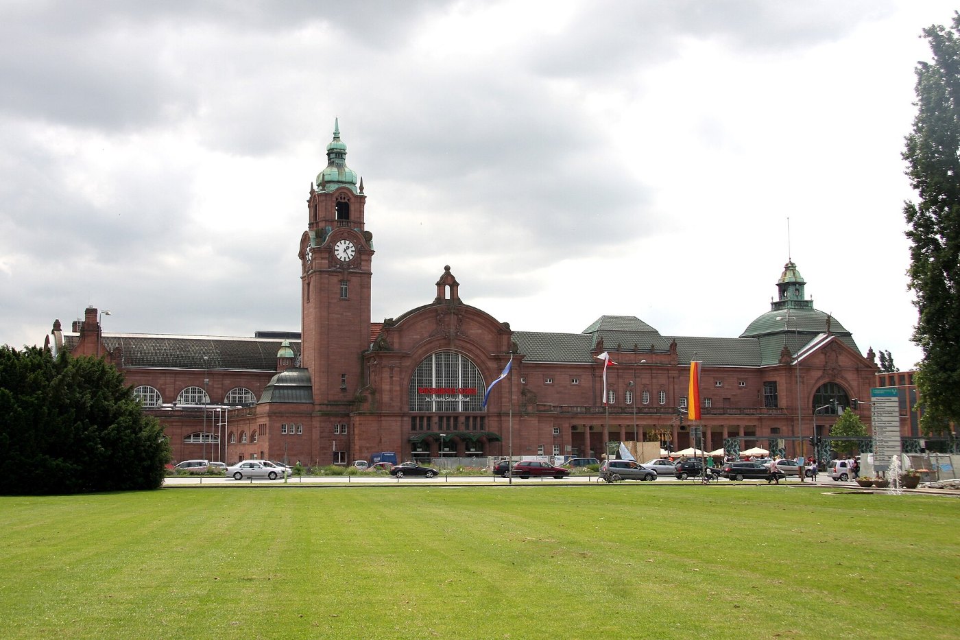 Hauptbahnhof wiesbaden 01