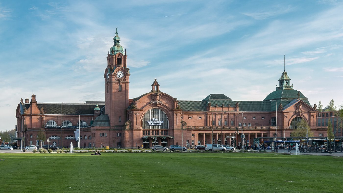 MK10850 Wiesbaden Hauptbahnhof