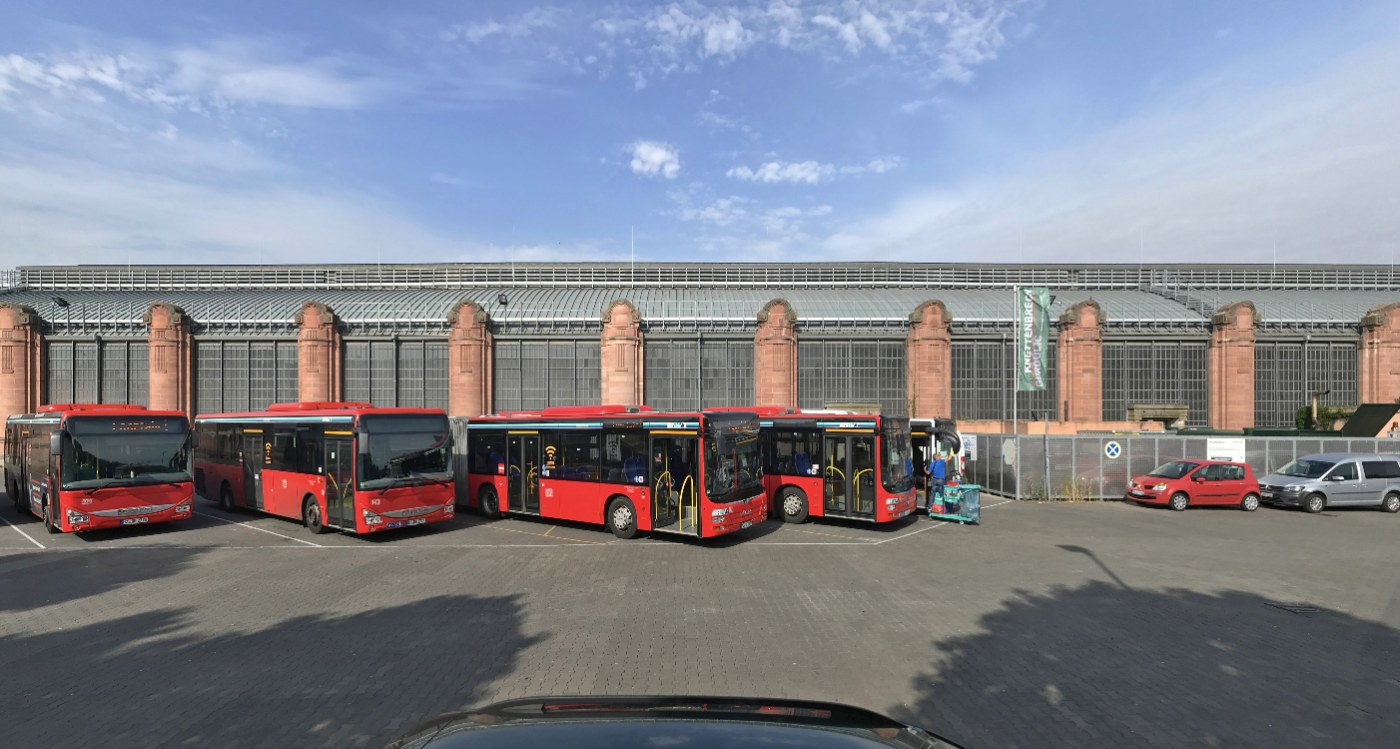 Wiesbaden Hauptbahnhof, neobarockes Empfangsgebäude