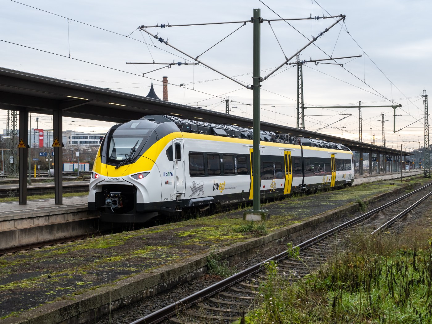 Empfangshalle des Wiesbadener Hauptbahnhofs