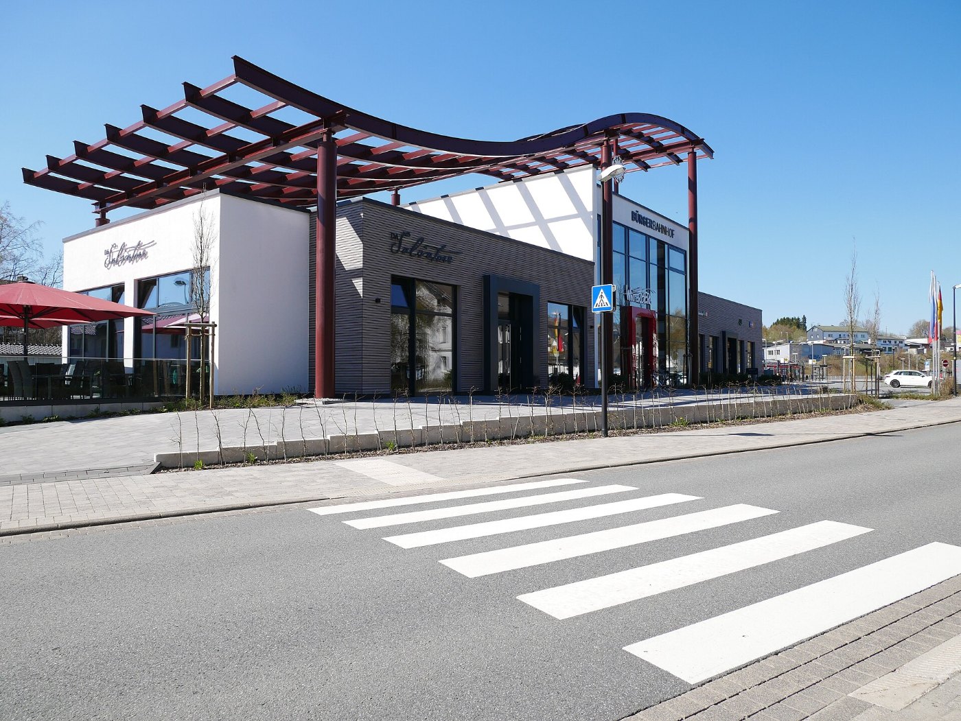 2019 04 19 Bahnhof Winterberg (Westf) Frontansicht des Empfangsgebäudes