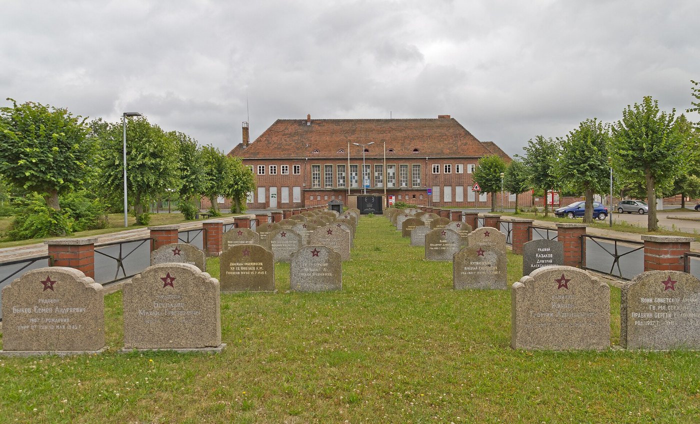 Wittstock 07 13 img15 Ehrenfriedhof