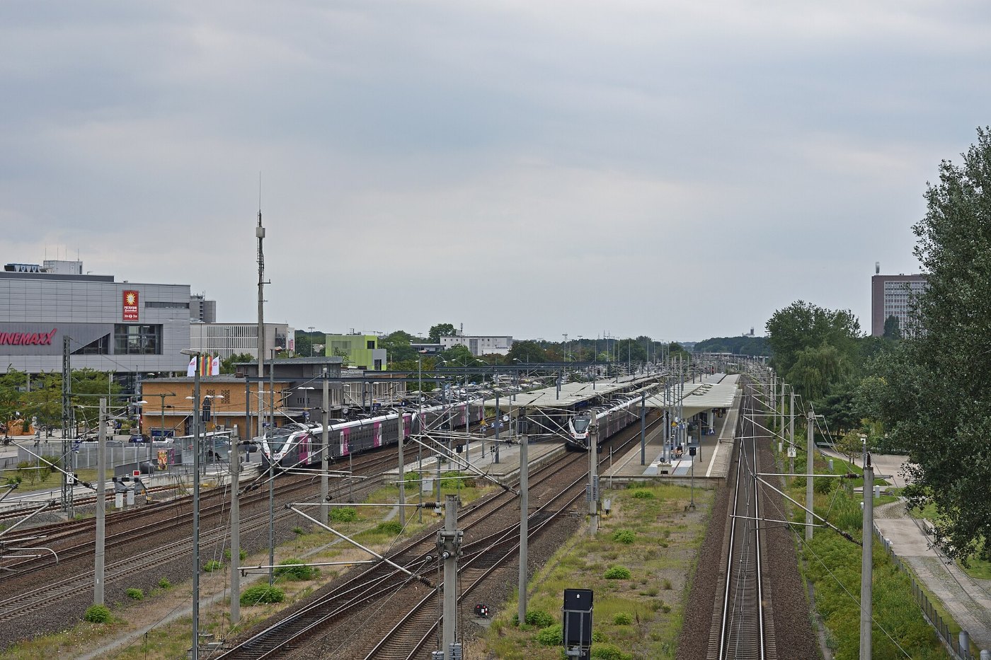 Wolfsburg station from the bridge