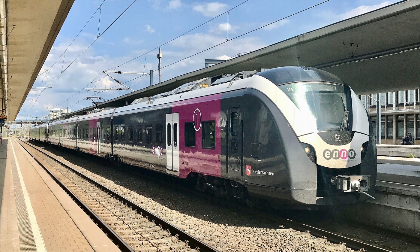 Enno im Bahnhof Wolfsburg