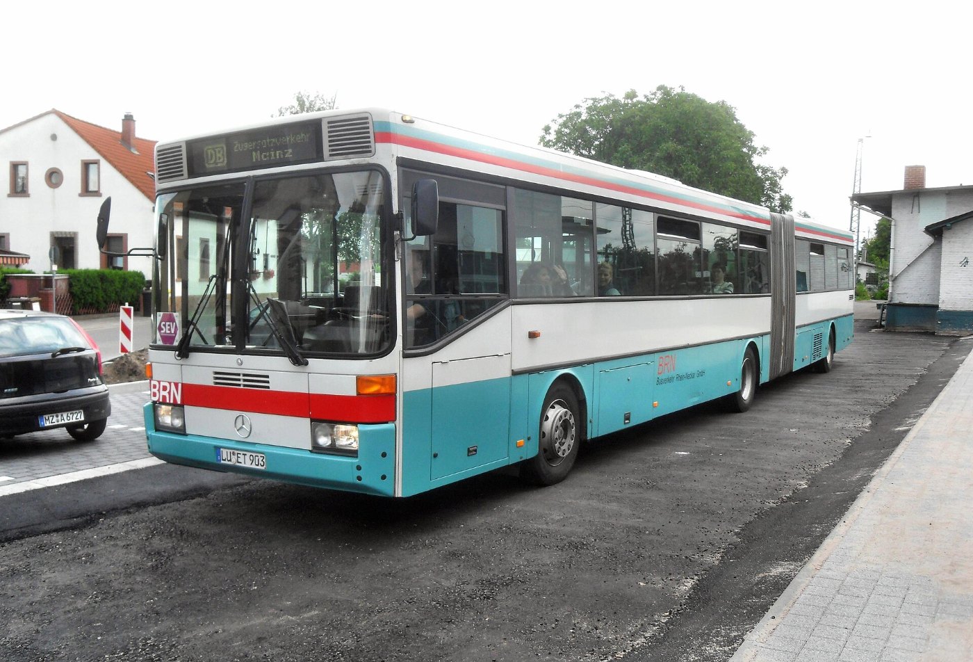 Guntersblumer Bahnhof Busbahnhof Richtung Worms (Süd) (Bus Mercedes Benz