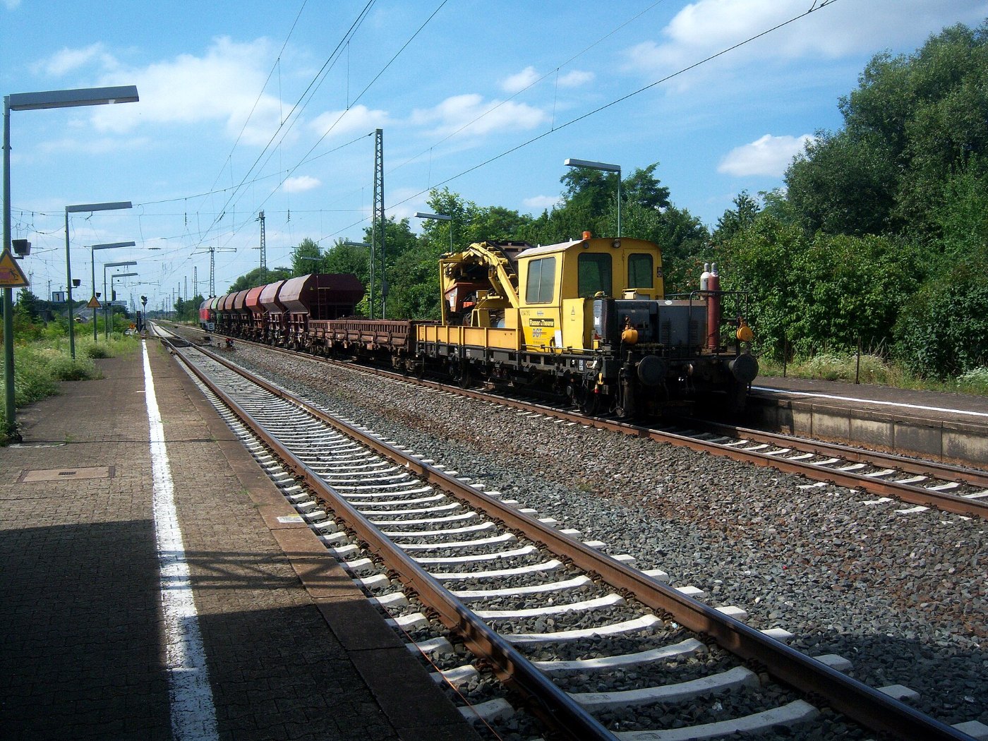 Guntersblumer Bahnhof auf Bahnsteig Richtung Mainz Richtung Worms 25.7.2