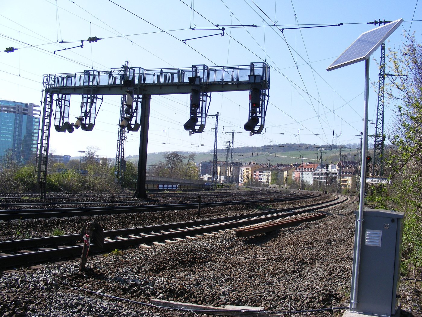 Würzburg Blick auf Gleise vor dem Hbf, westl.