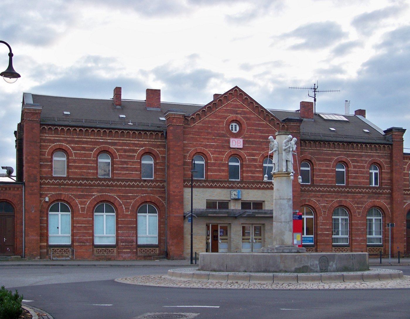 Weisswasser Bahnhof Empfangsgebaeude