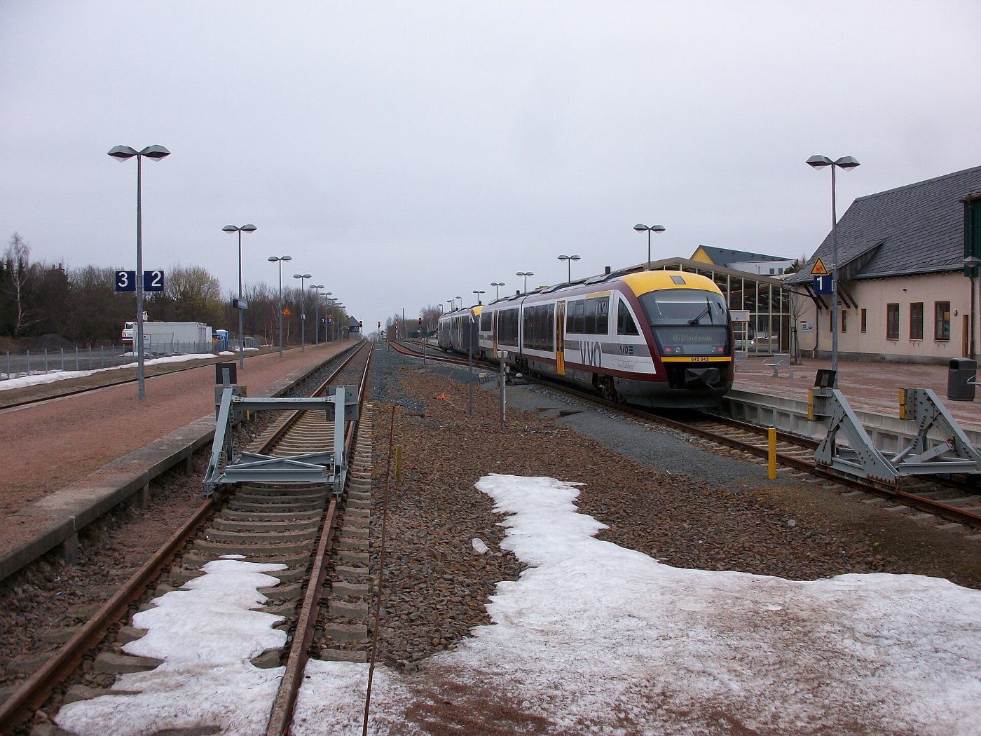 Bahnhof Kurort Altenberg mit Zug nach Heidenau (2)