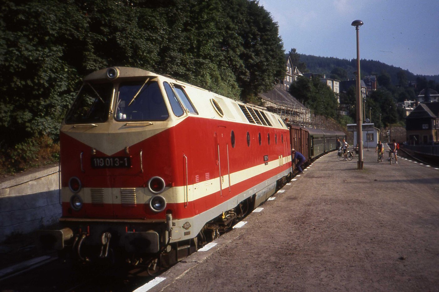 Bahnhof Lauscha, Baureihe 119 013 1, Aug 1991