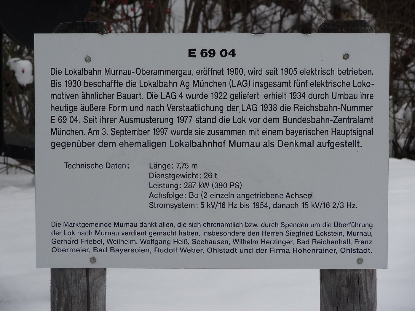 E 69 04 vor dem Bahnhof Murnau (5)