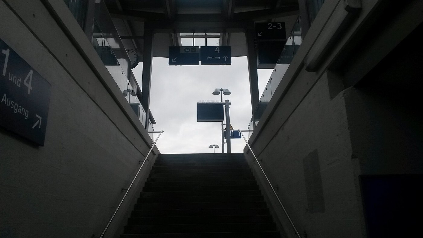 Bahnhof Murnau Fahrgastinformationsanzeiger Personenunterführung Treppen