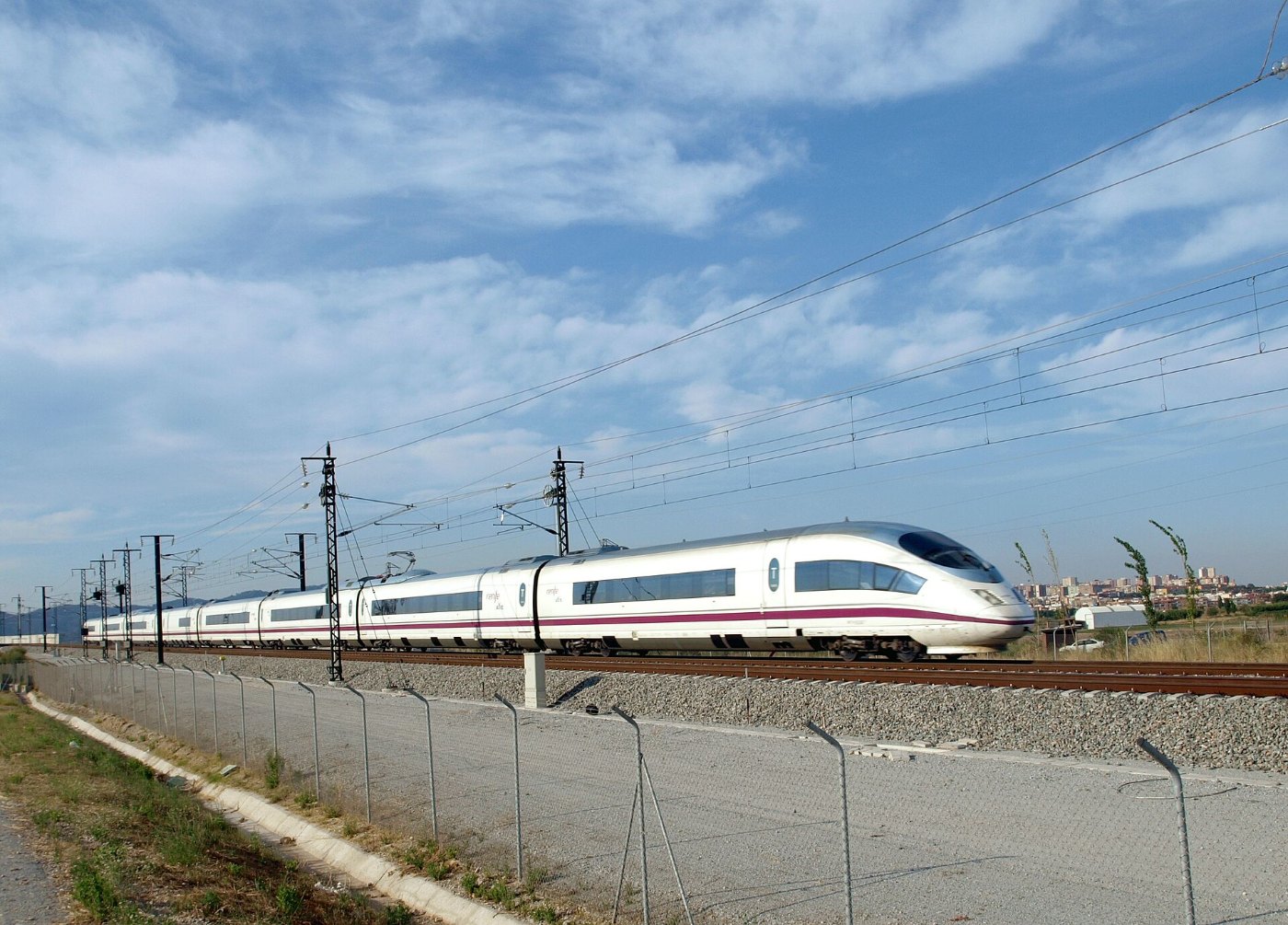 RENFE AVE S 103 15
