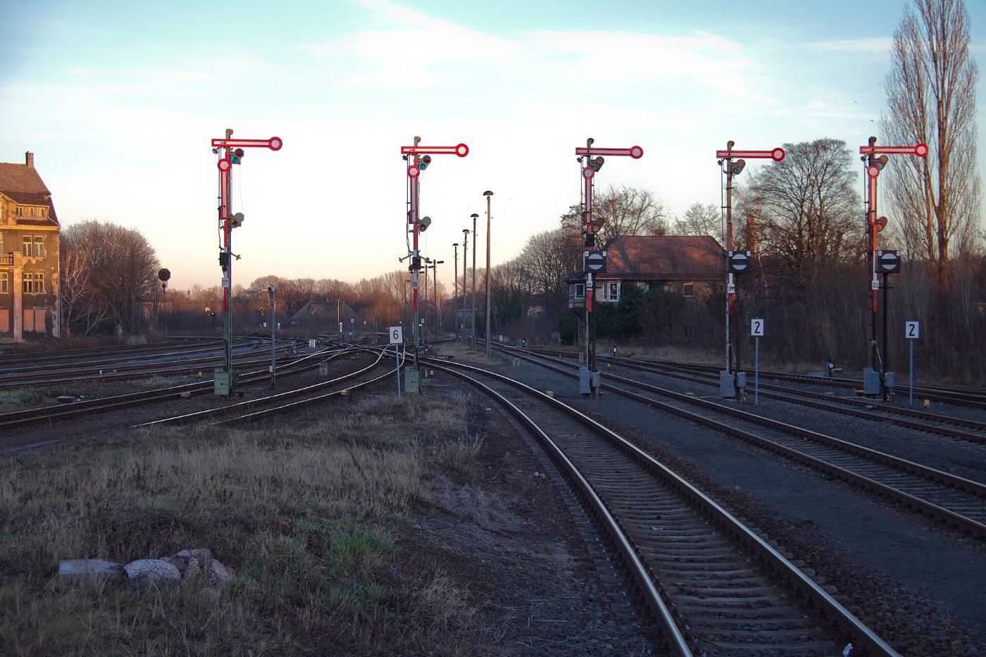 Bahnhof Zeitz, Signalanlagen