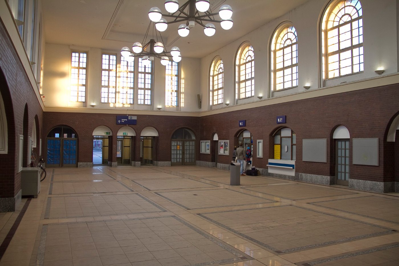 Bahnhof Zeitz, Empfangshalle