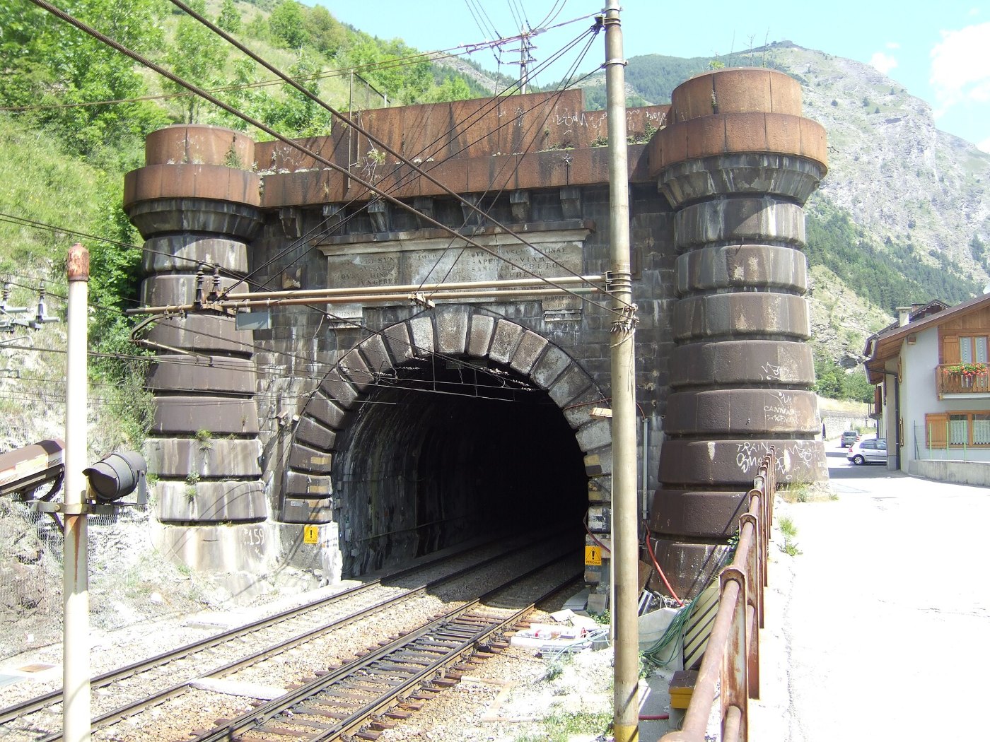 Bardonecchia (TO) portale sud del traforo ferroviario del Frejus