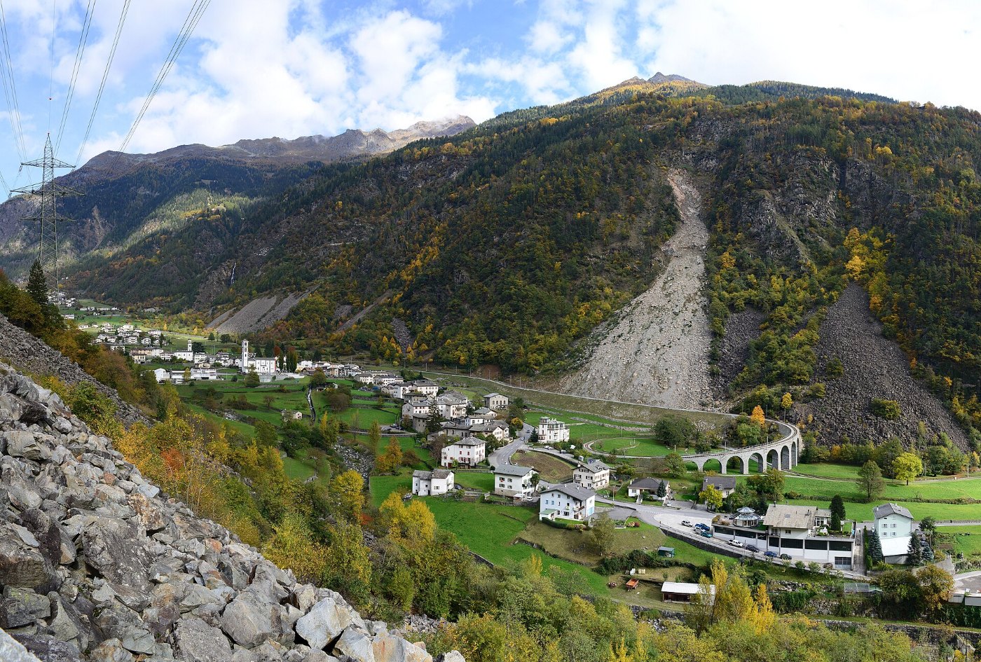 Brusio mit Kreisviadukt der Rhätischen Bahn