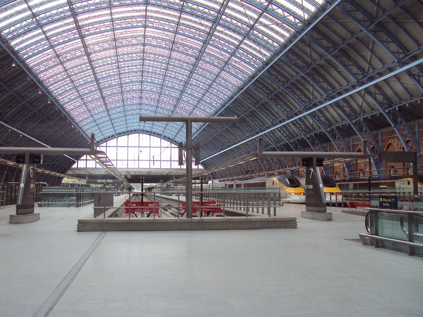 Barlow train shed, St Pancras railway station DSC08182