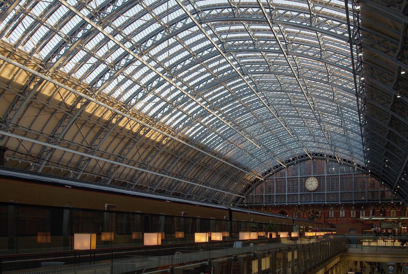 St Pancras railway station MMB I7