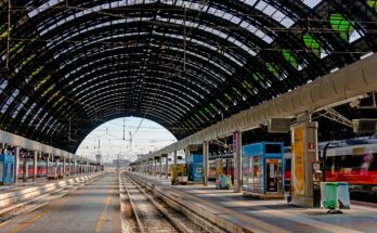 Tracks in MIlano Centrale Stazione trainshed