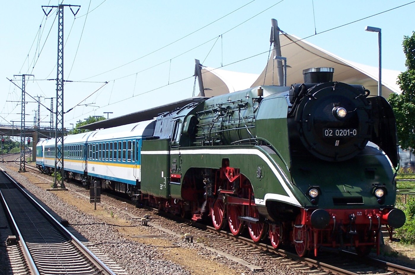 DR 18 201 und ALEX 183 003 Lutherstadt Wittenberg 2011 06 02