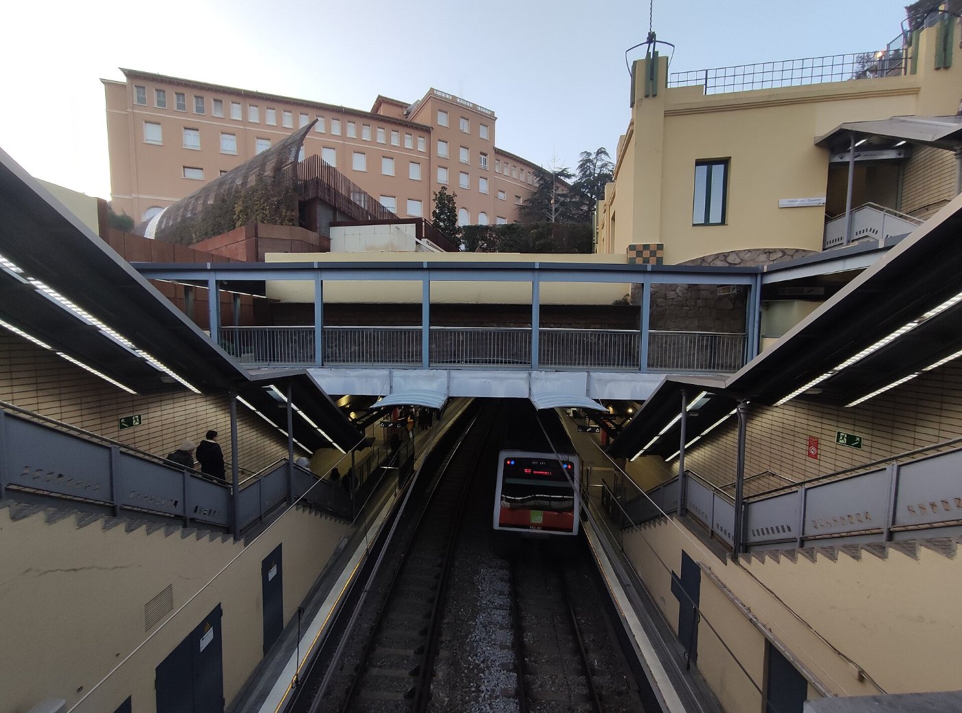Barcelona Peu del Funicular metro station (above)