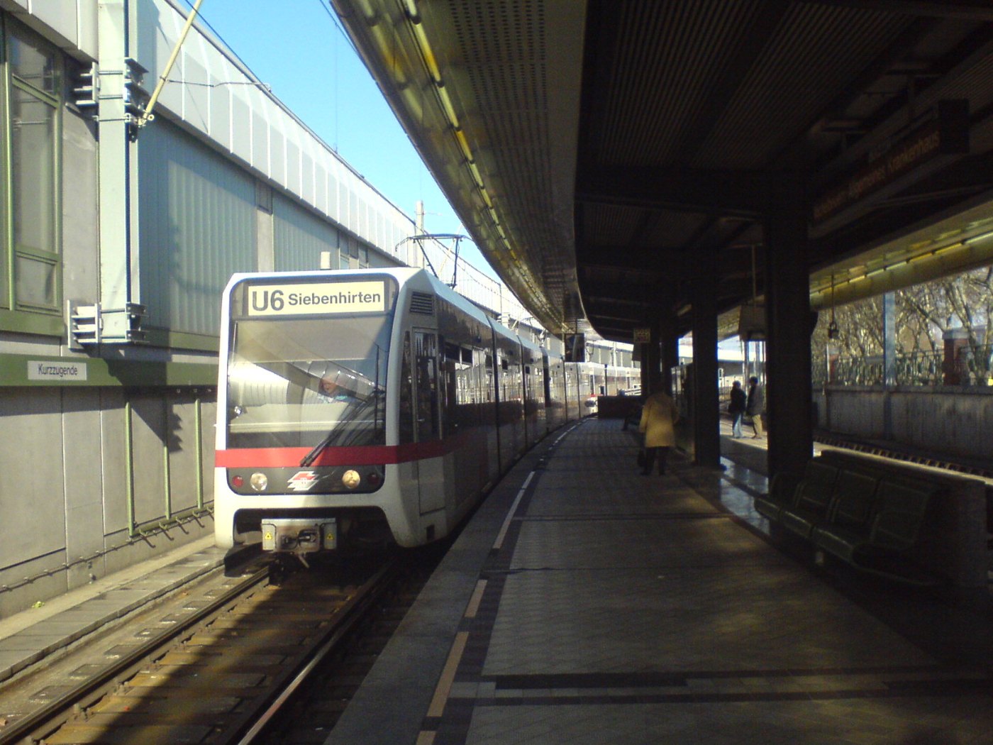 Bahnsteige U6 Michelbeuern (Wien) 2007 02 17 9