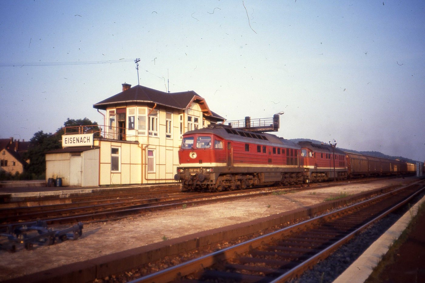 Baureihe 132 Doppeltraktion, 132 331 0 vorne, Gueterzug Eisenach, Aug 19