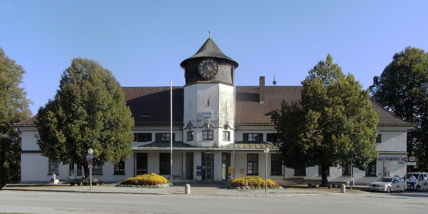 Bahnhof Bad Tölz, Frontalansicht