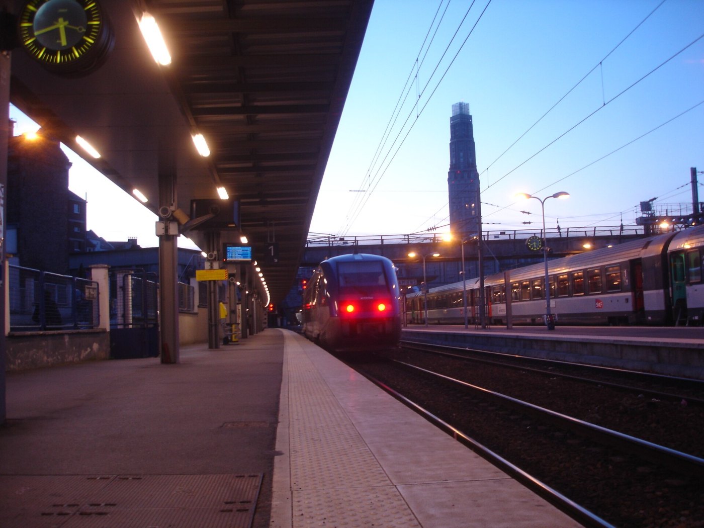 TER en gare d'Amiens