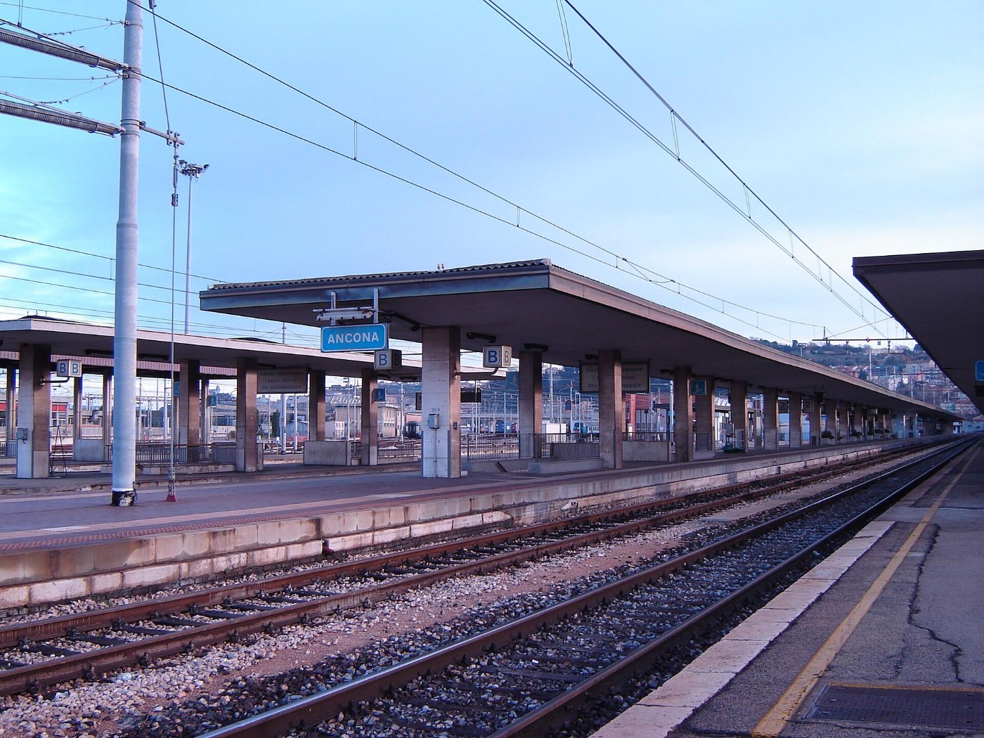 Stazione Ancona