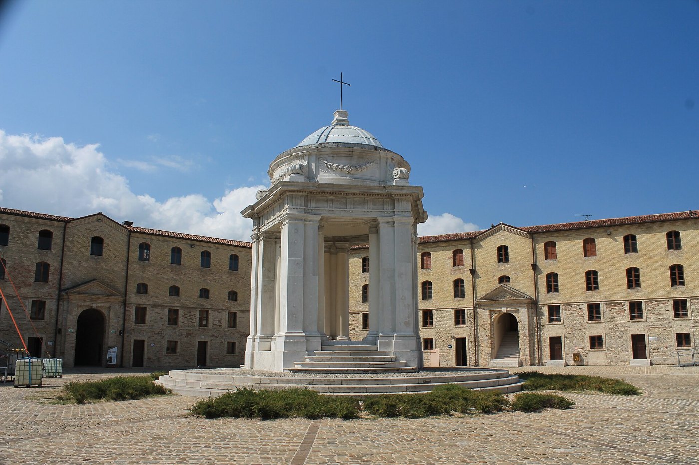Il lazzaretto di Ancona, resiste da piu' di 250 anni !