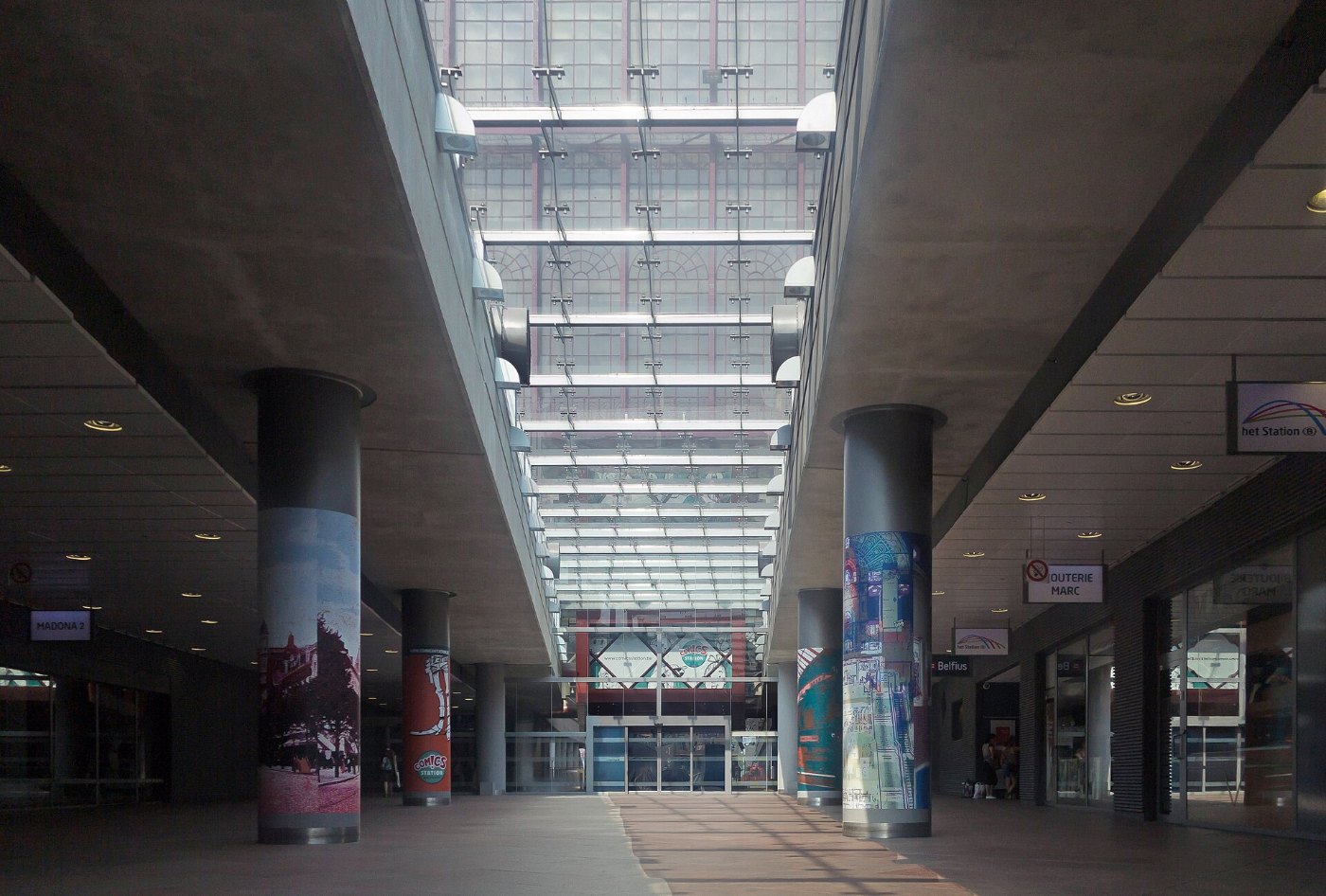 Antwerpen, centraal station oeg7051 bij het Comics Station IMG 1152 2017