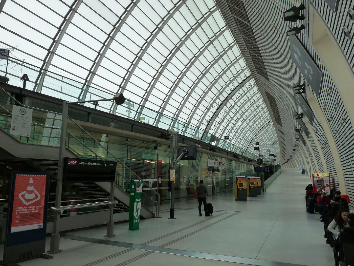 Avignon TGV station 2017 03