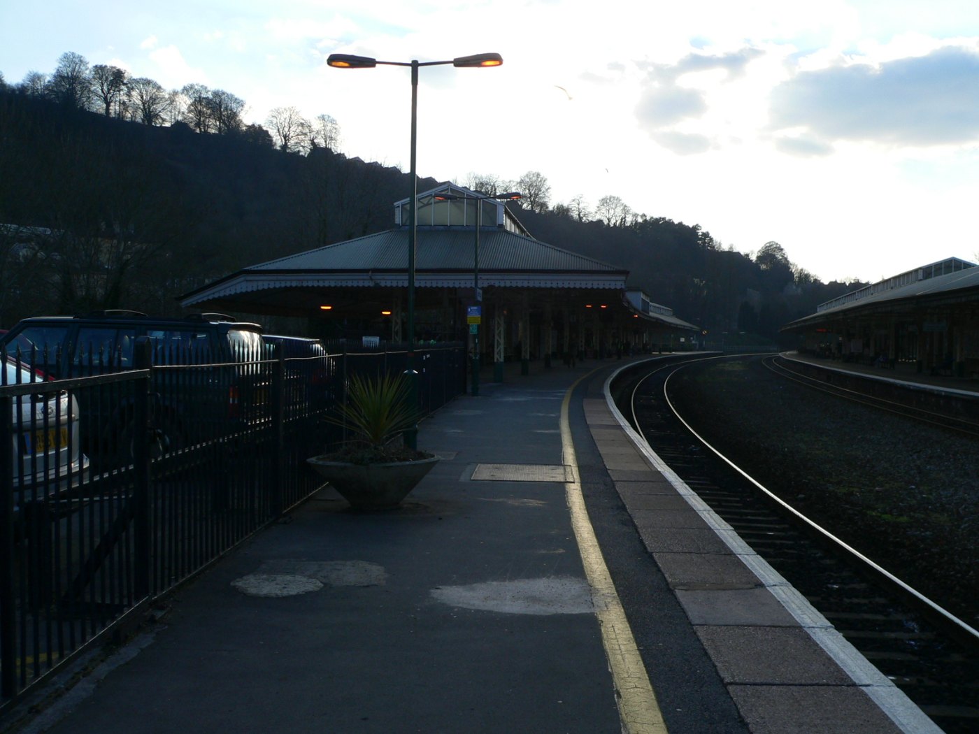 Bath Spa railway station view from the east end 01