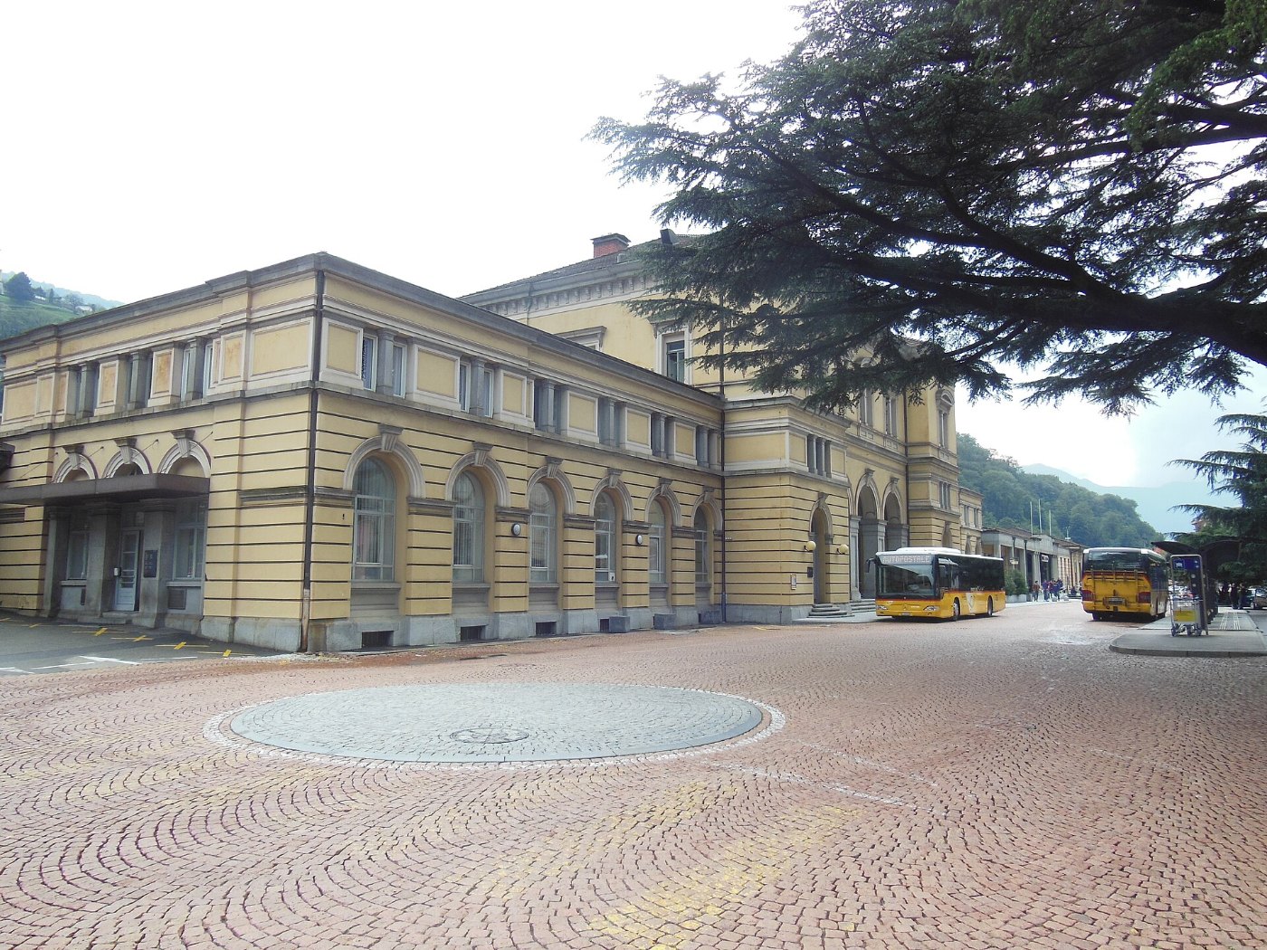 12 Bellinzona railway station 02