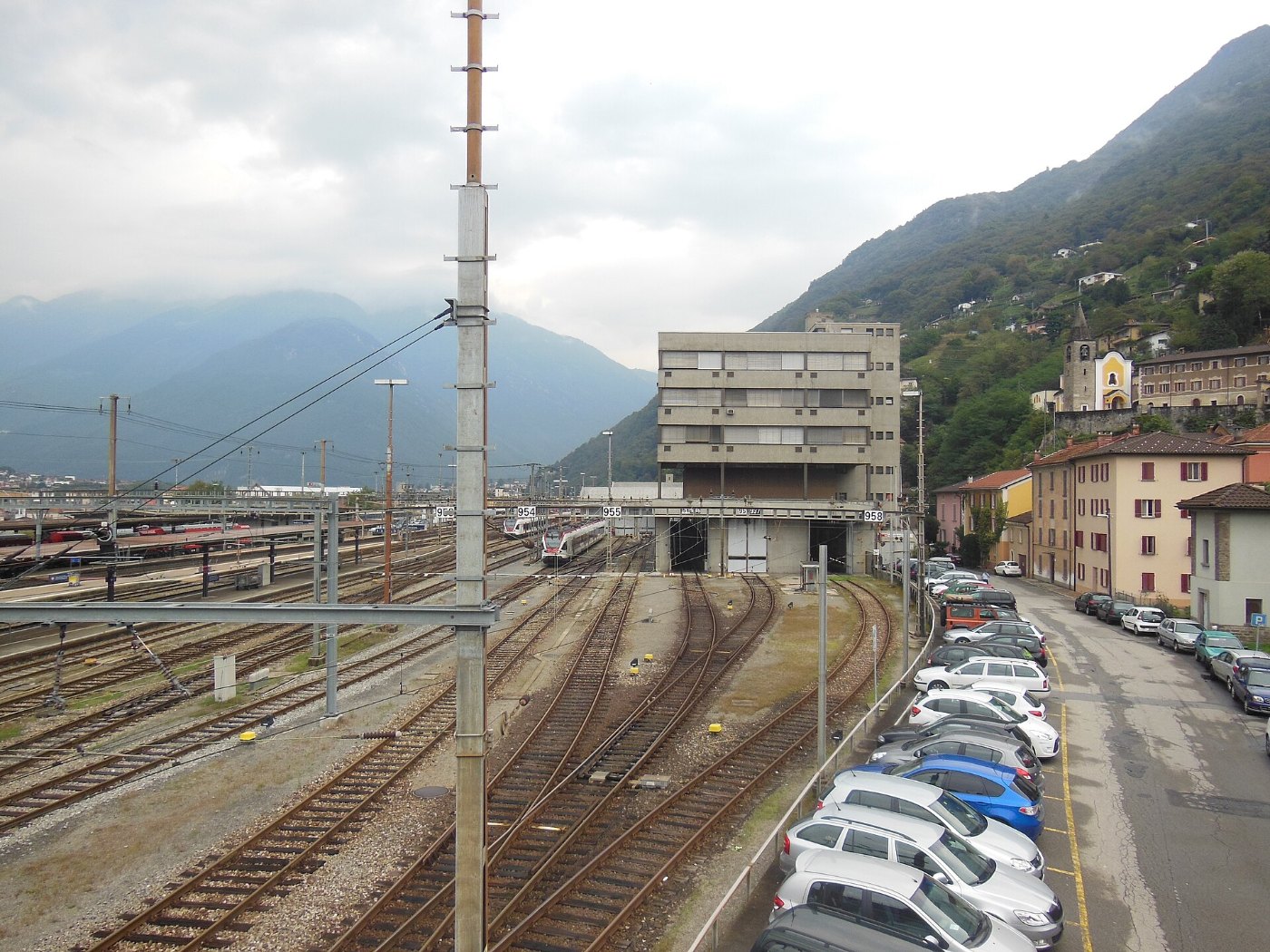 12 Bellinzona railway station 01