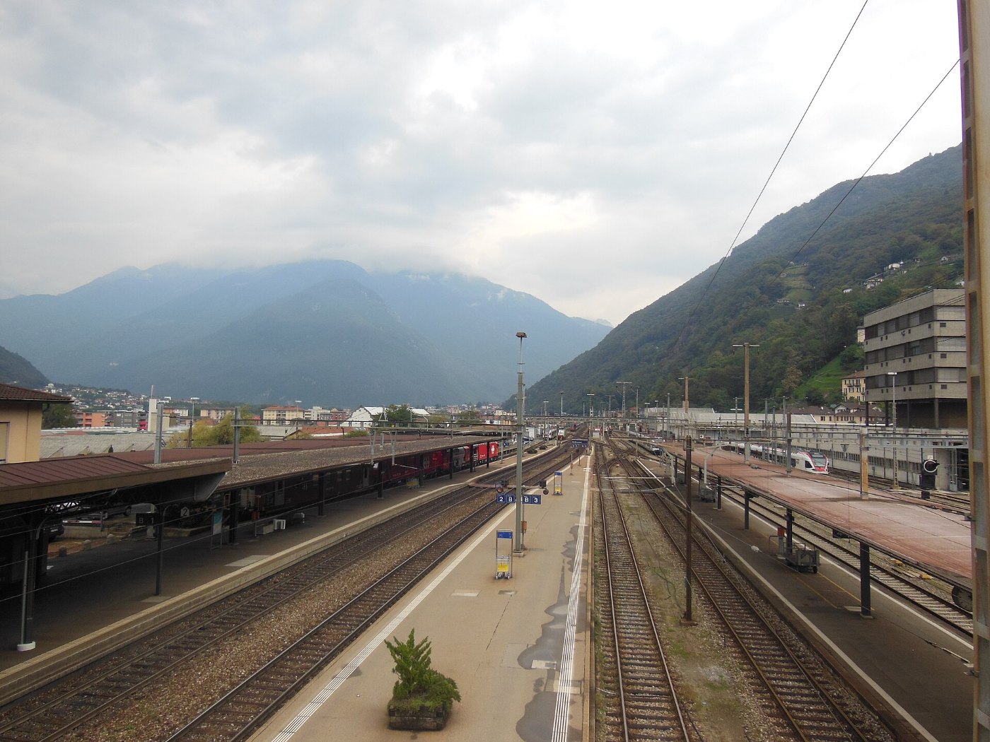 12 Bellinzona railway station 06