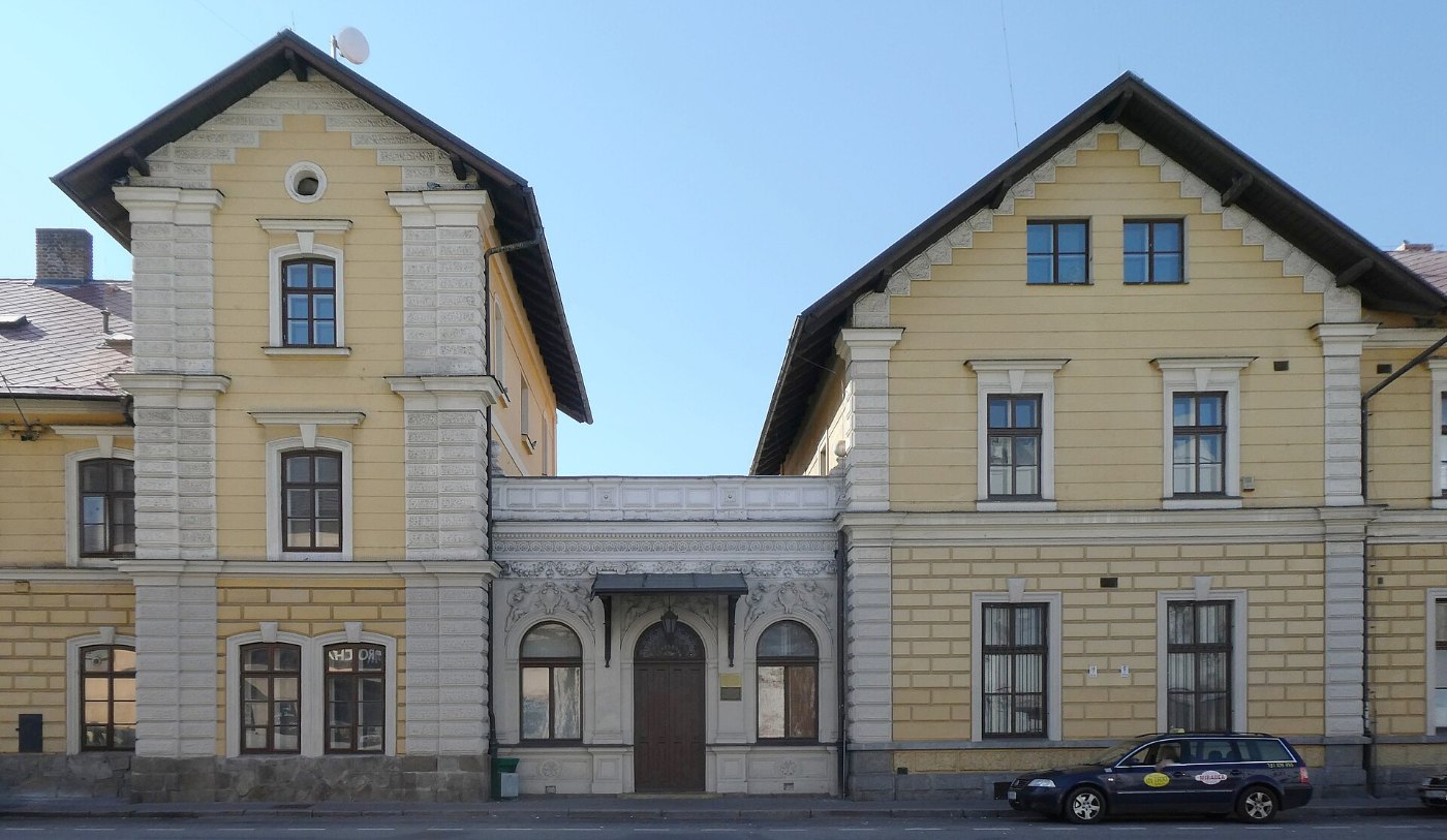Benešov u Prahy, stacidomo, imperia salono, 3