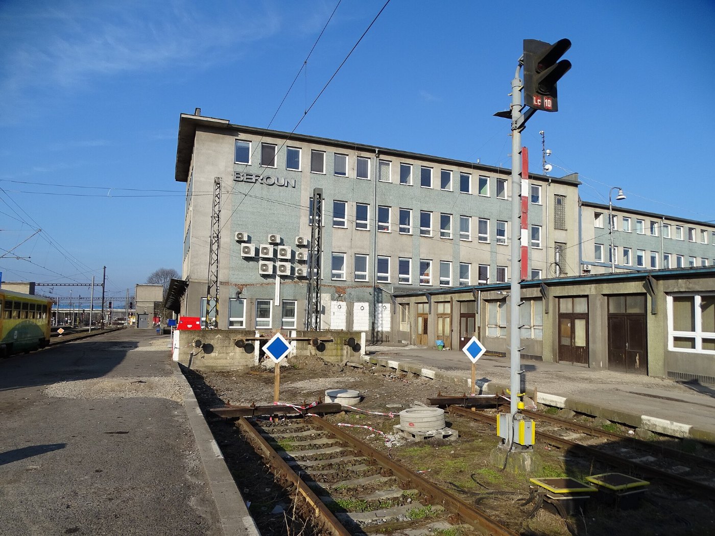 Beroun, nádraží, boční koleje, 2018 04
