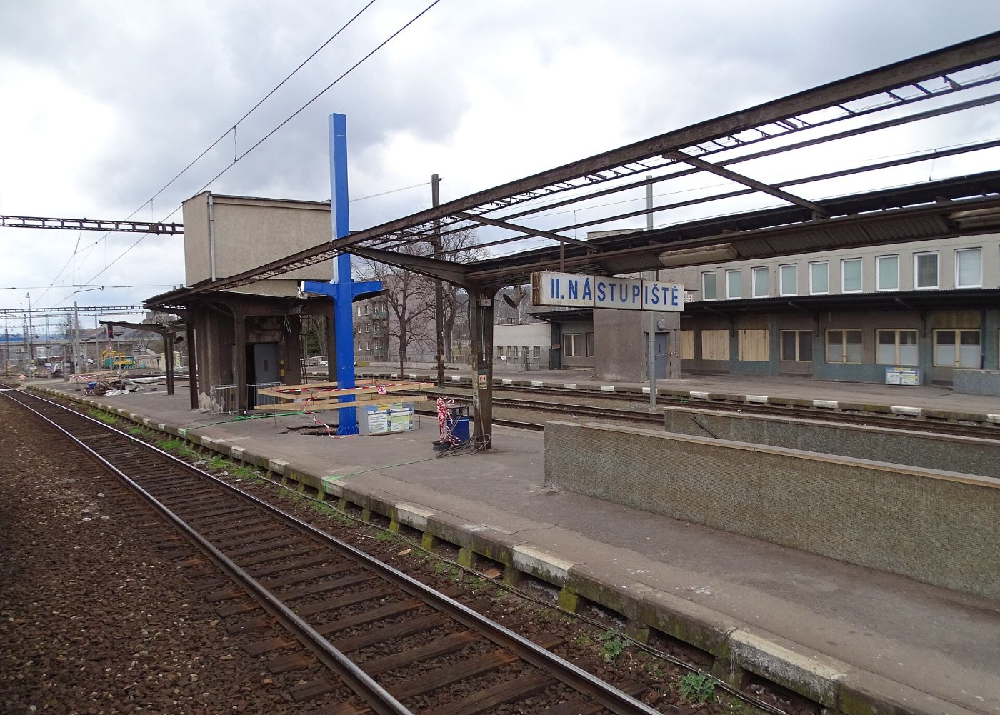 Beroun, nádraží, rekonstrukce zastřešení, 2018 04