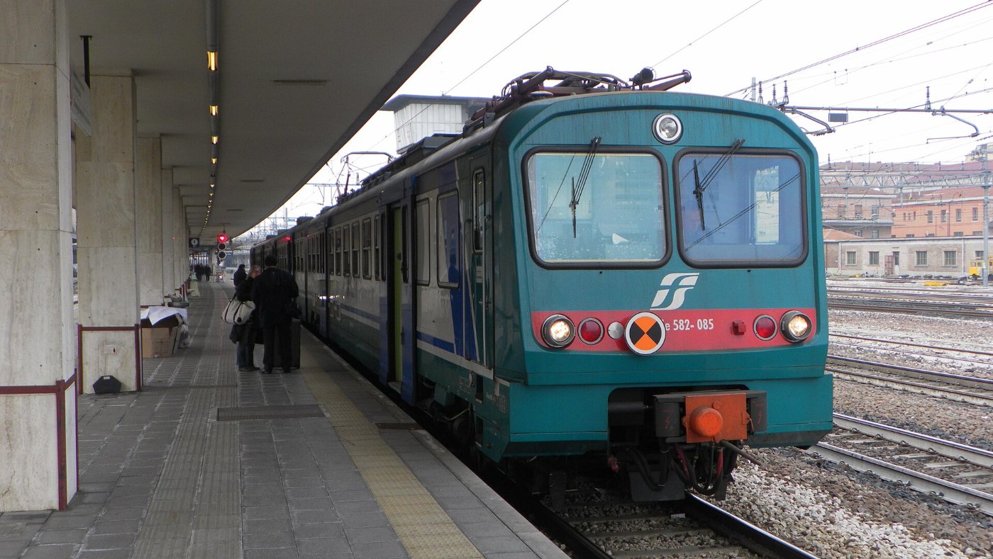 ALe 582, Stazione di Bologna Centrale