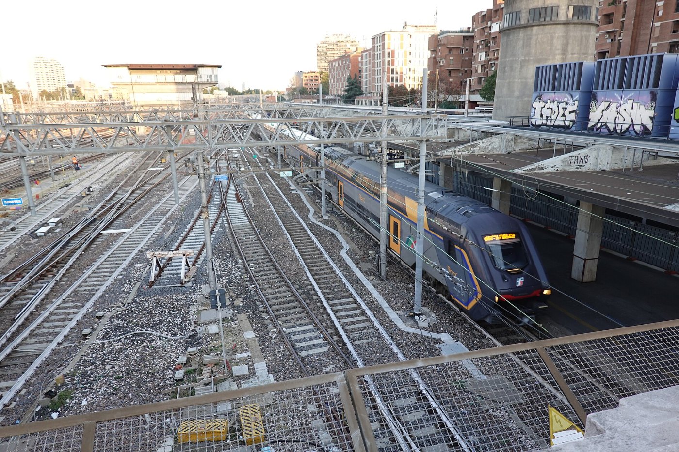 Bologna Centrale station 2023 01