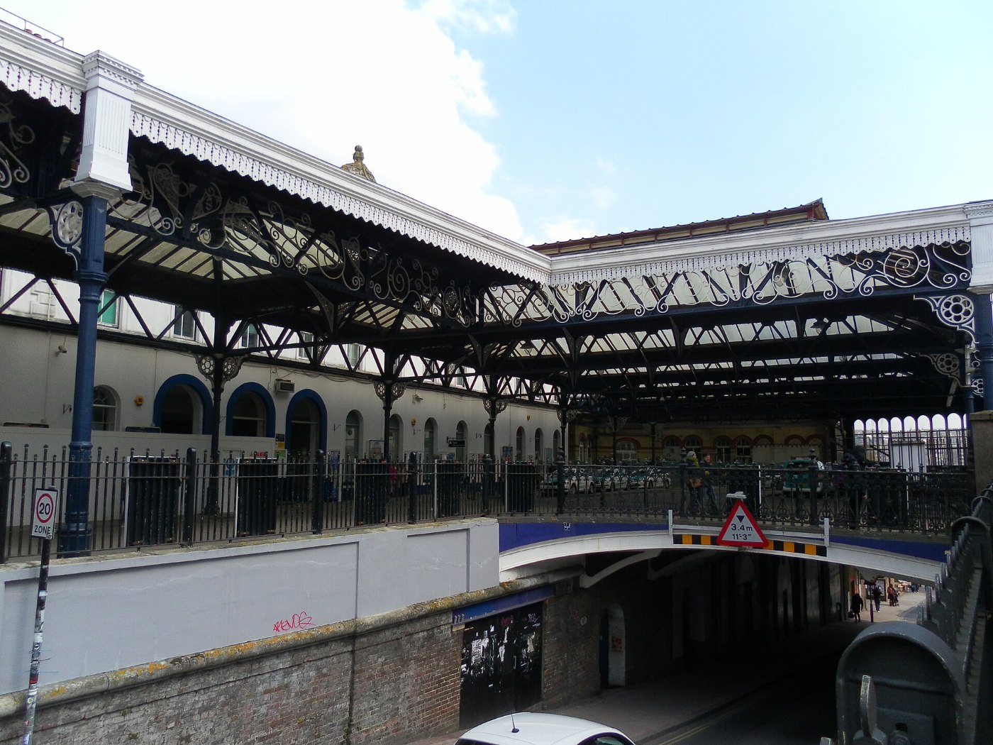 Exterior of Brighton Railway Station (April 2013) (1)