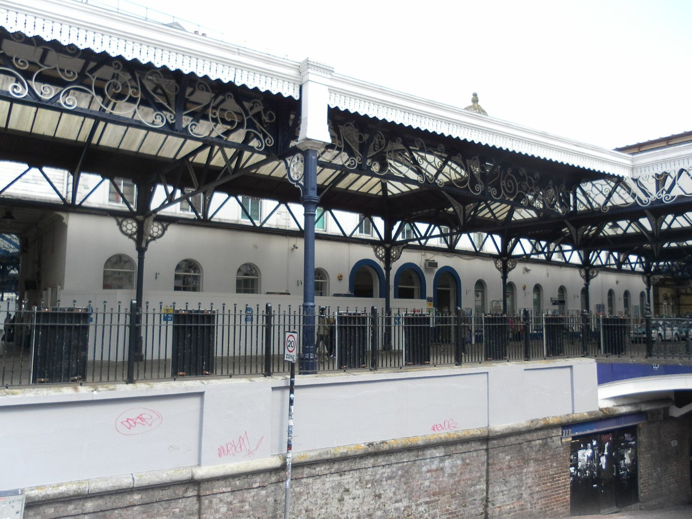 Exterior of Brighton Railway Station (April 2013) (2)